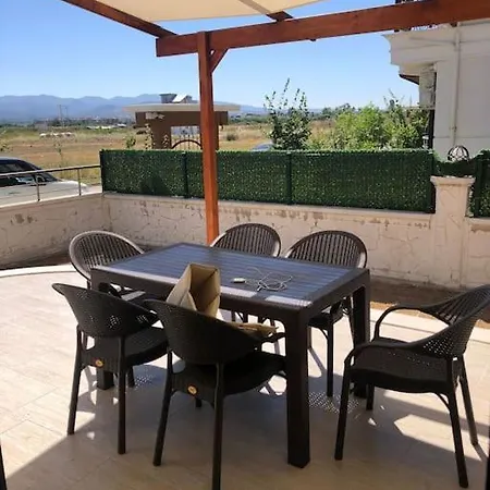 Izmir'de Ozel Havuzlu, 8 Kisilik Villa-awz127 * Dikili