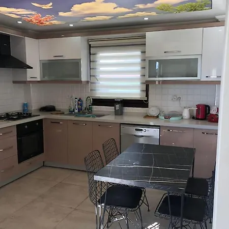 Izmir'de Ozel Havuzlu, 8 Kisilik Villa-awz127 Villa