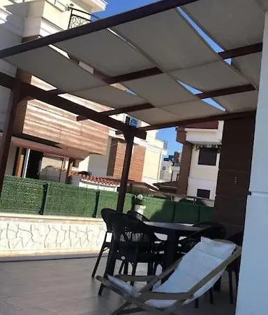 Izmir'de Ozel Havuzlu, 8 Kisilik Villa-awz127 别墅 迪基利