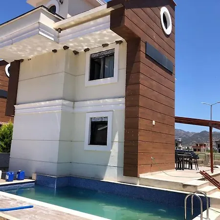 Izmir'de Ozel Havuzlu, 8 Kisilik Villa-awz127 别墅 迪基利